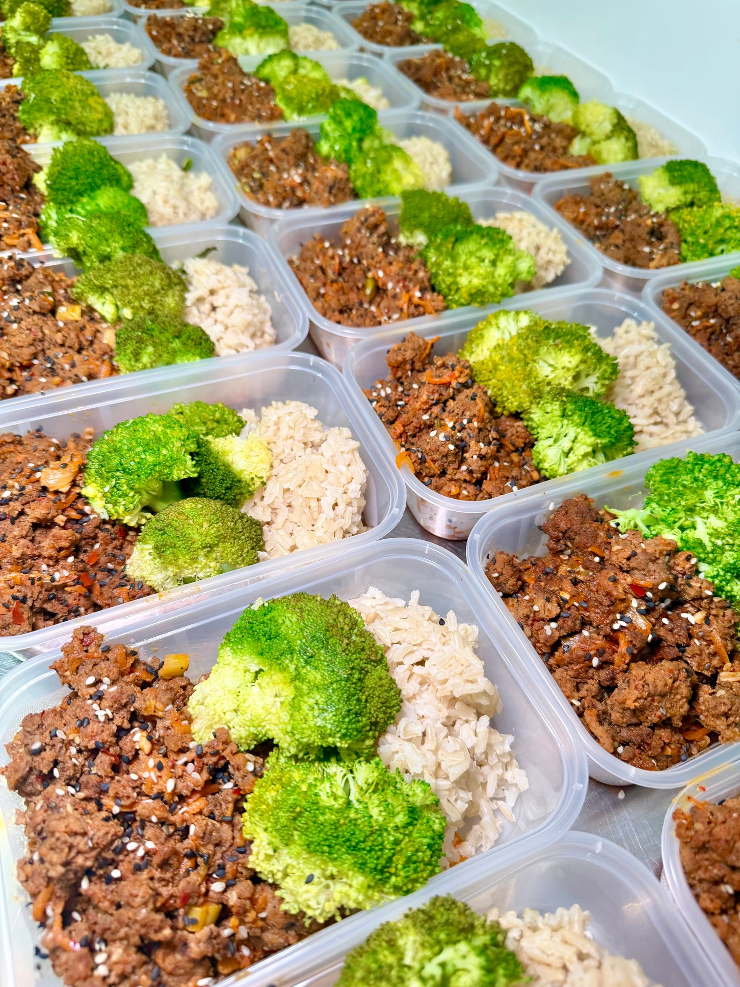 *NEW* M1 Bulgogi Kimchi Beef with Wholegrain Rice & Broccoli. 422 calories: 34GC/11GF/43GP