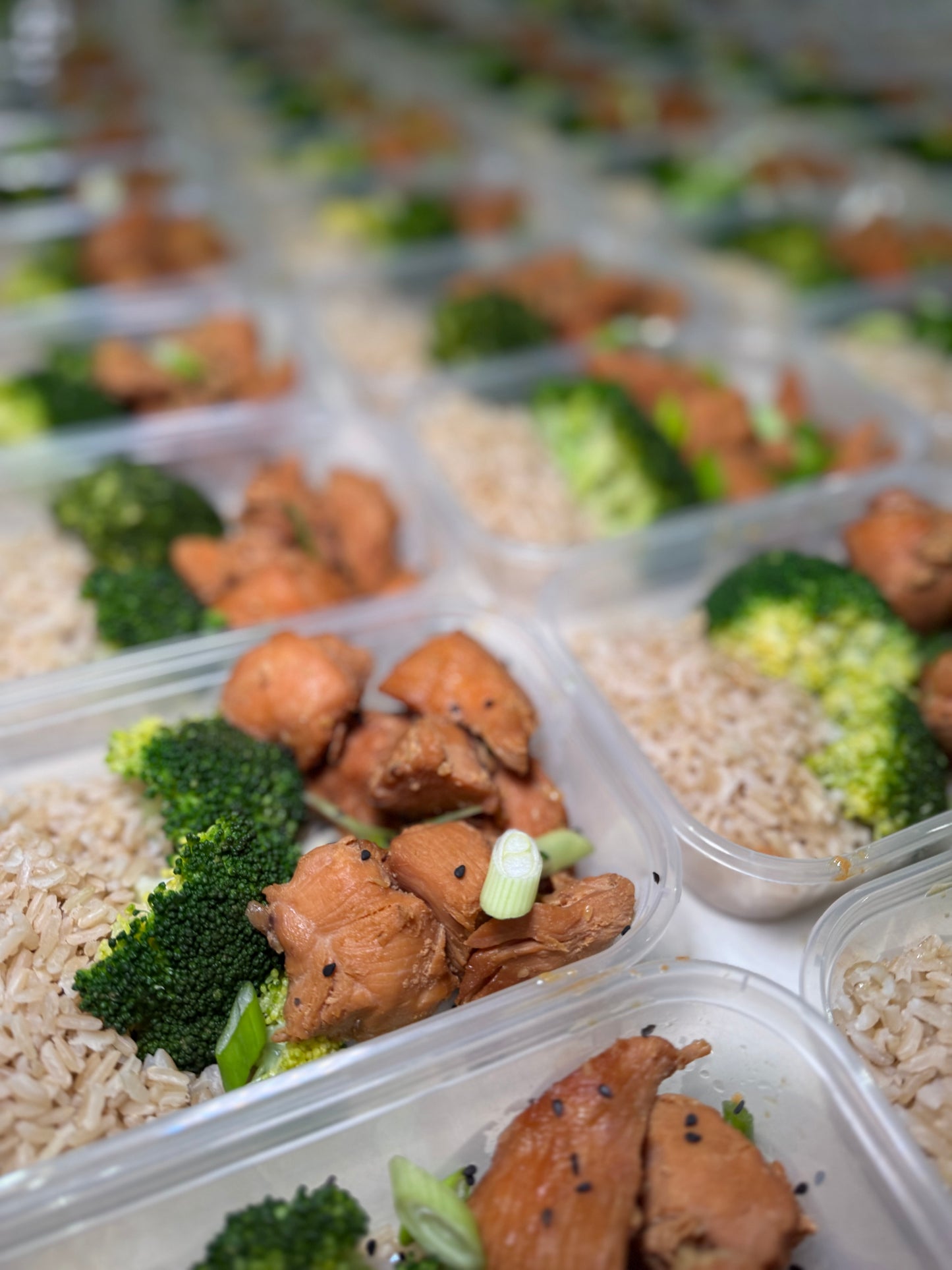 M4 Honey Sesame Chicken with Wholegrain Rice & Broccoli. 459 calories: 48GC/10GF/44GP