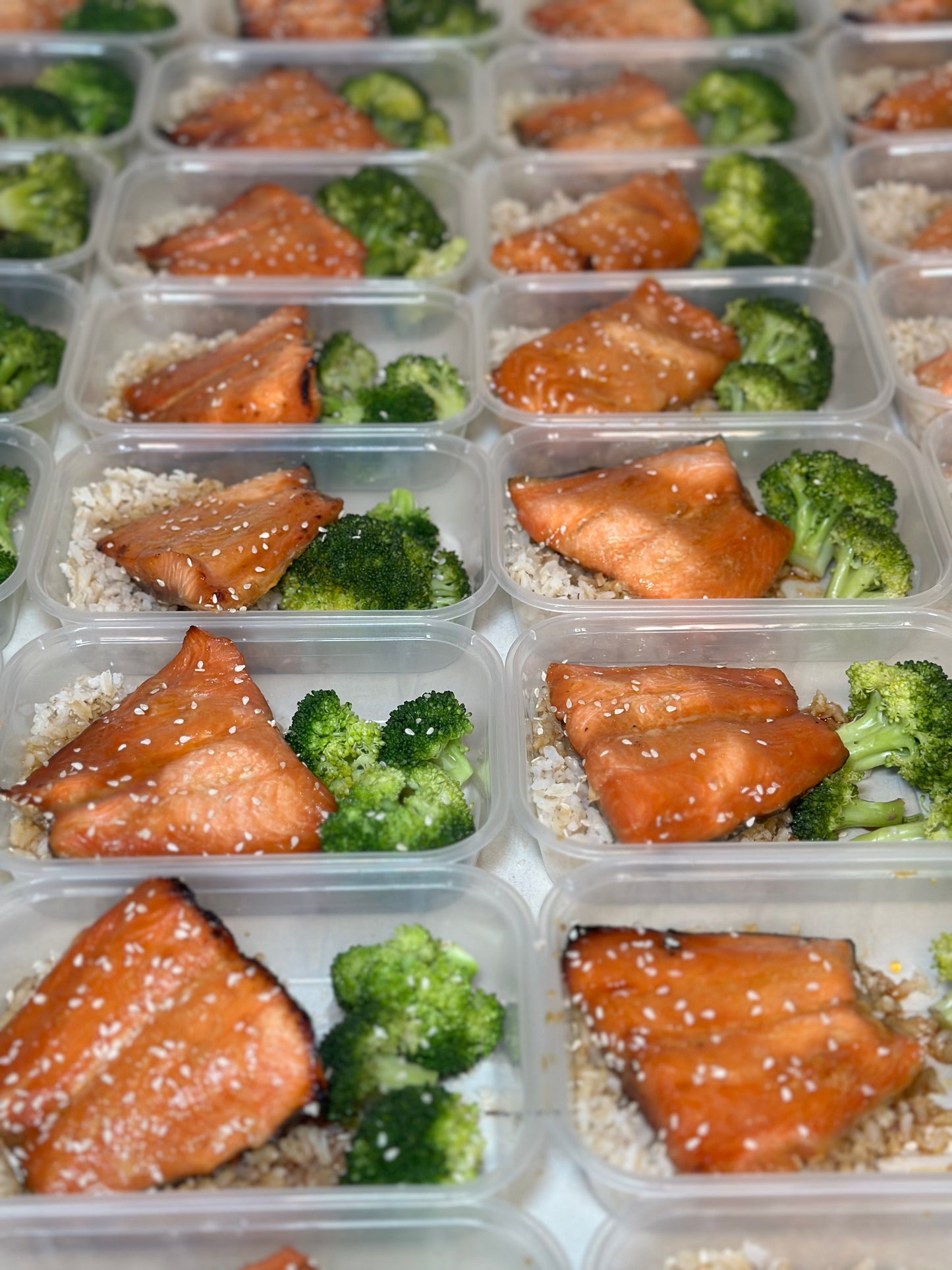 F1 Maple Salmon with Wholegrain Rice & Broccoli. 559 calories: 47GC/27GF/31GP